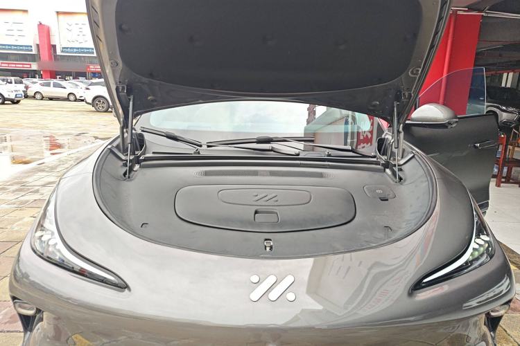 Used IM LS6 2025 Lingxi Intelligent Driving Edition Engine Bay