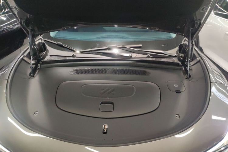 Used IM LS6 2025 Lingxi Intelligent Driving Edition Engine Bay