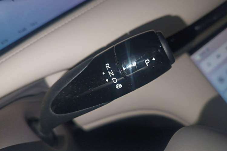 Used IM LS6 2025 Long-Range Lingxi Intelligent Driving Theater Edition Gear Lever