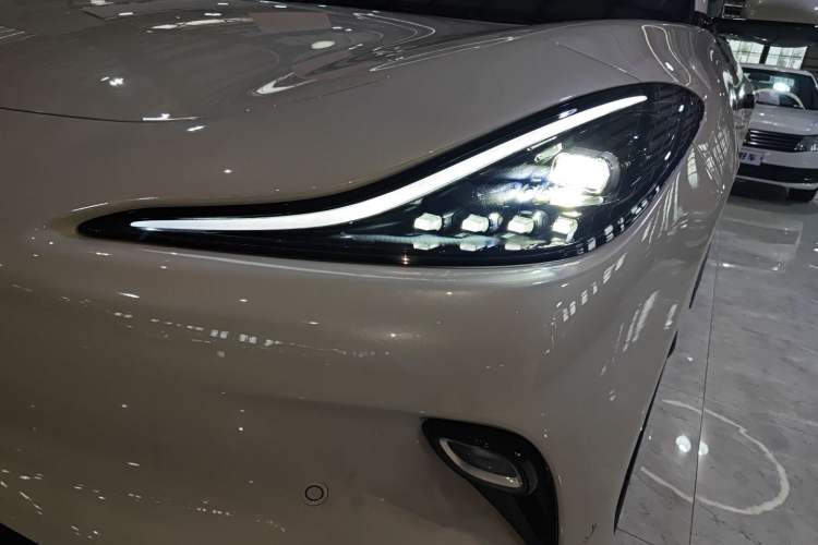 Used IM LS6 2025 Lingxi Intelligent Driving Edition Left Front Headlight