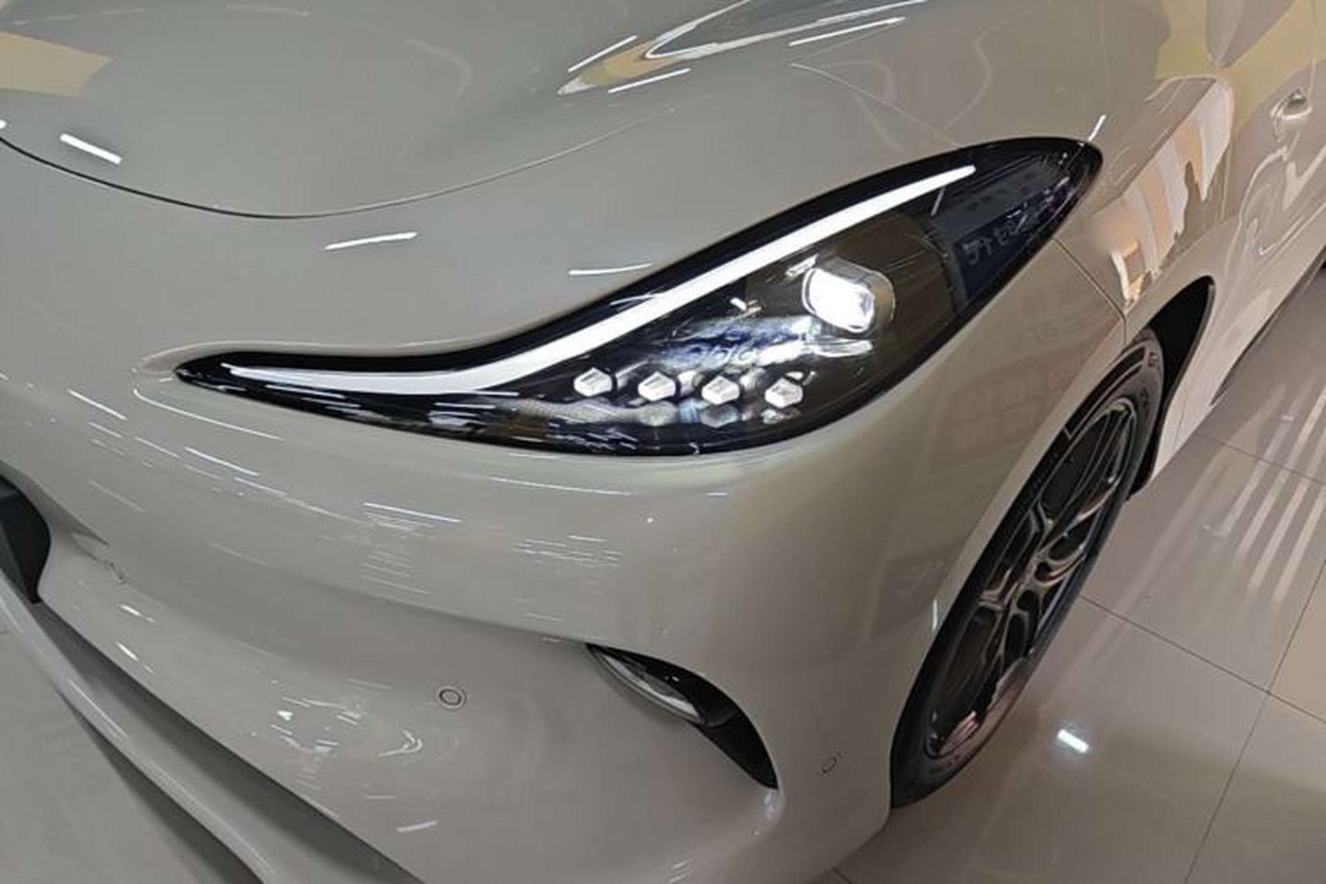 Used IM LS6 2025 Lingxi Intelligent Driving Edition Left Front Headlight