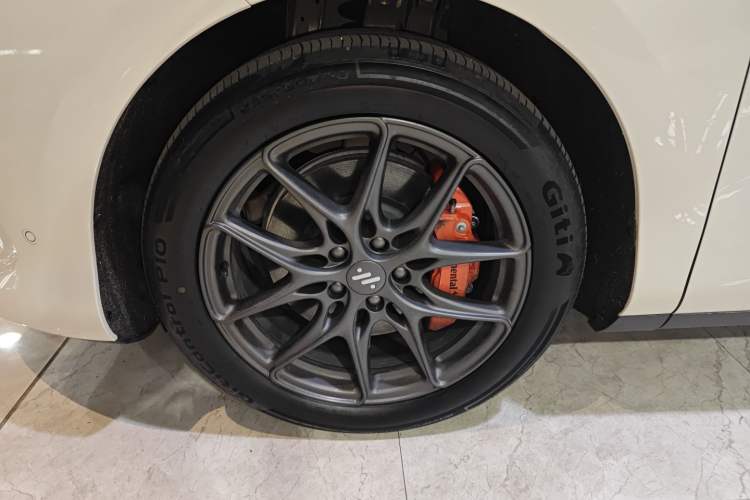 Used IM LS6 2025 Lingxi Intelligent Driving Edition Left Front Wheel Hub
