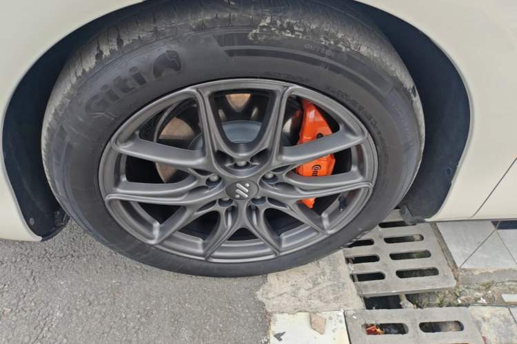 Used IM LS6 2025 Long-Range Lingxi Smart Enjoyment Edition Left Front Wheel Hub