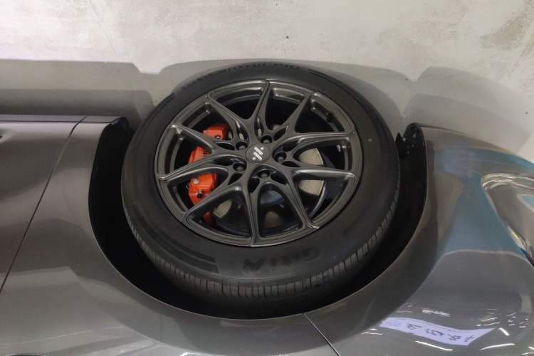 Used IM LS6 2025 Lingxi Intelligent Driving Edition Left Front Wheel Hub