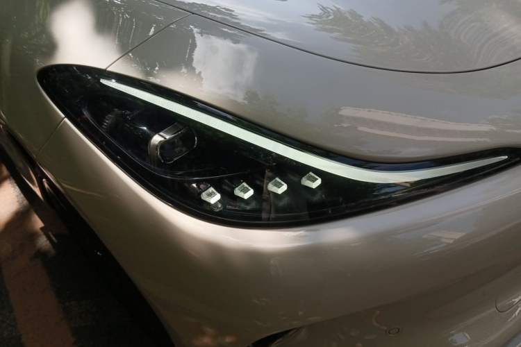 Used IM LS6 2025 Ultra-Powerful Lingxi Intelligent Enjoyment Edition Right Front Headlight