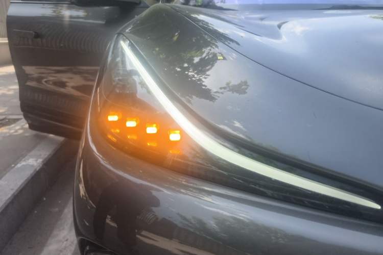 Used IM LS6 2025 Ultra-Powerful Lingxi Intelligent Enjoyment Edition Right Front Headlight