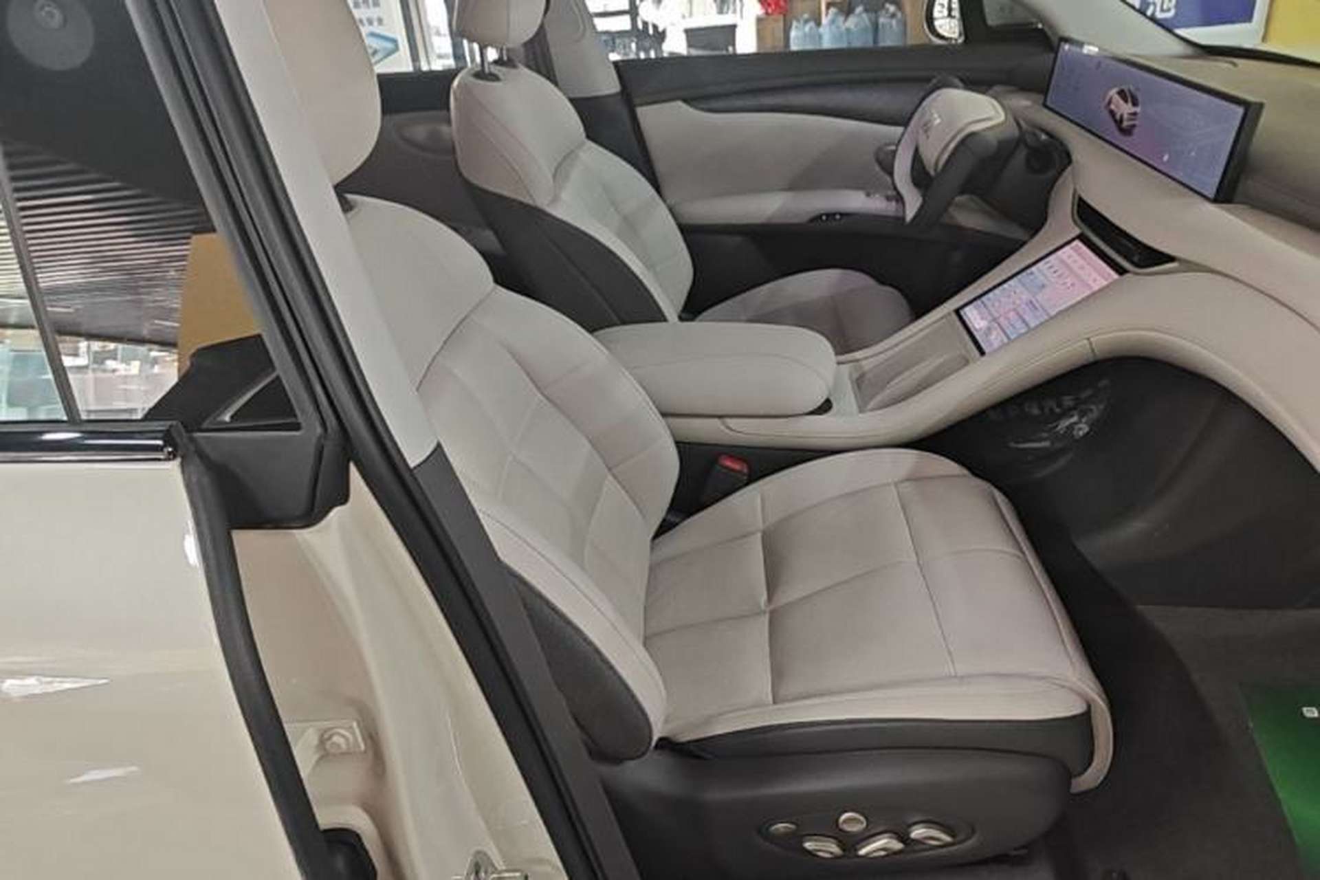 Used IM LS6 2025 Lingxi Intelligent Driving Edition Right Front Seat
