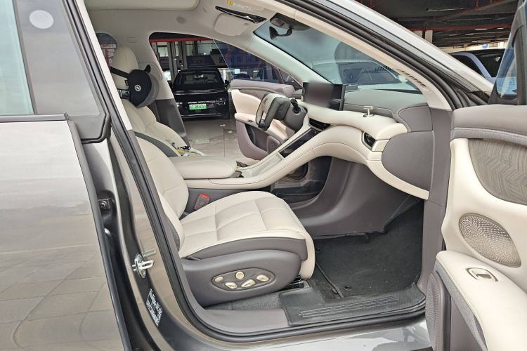 Used IM LS6 2025 Lingxi Intelligent Driving Edition Right Front Seat