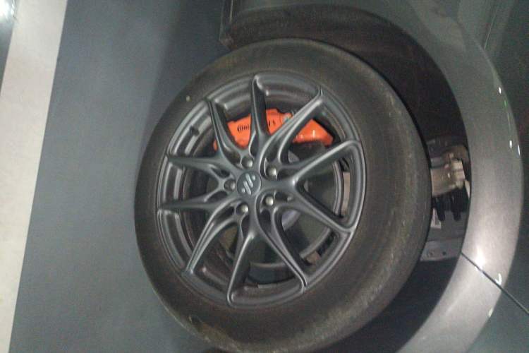 Used IM LS6 2025 Long-Range Lingxi Intelligent Driving Theater Edition Right Front Wheel Hub