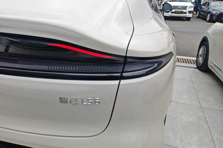 Used IM LS6 2025 Long-Range Lingxi Smart Enjoyment Edition Right Rear Taillight