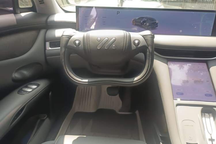 Used IM LS6 2025 Ultra-Powerful Lingxi Intelligent Enjoyment Edition Steering Wheel