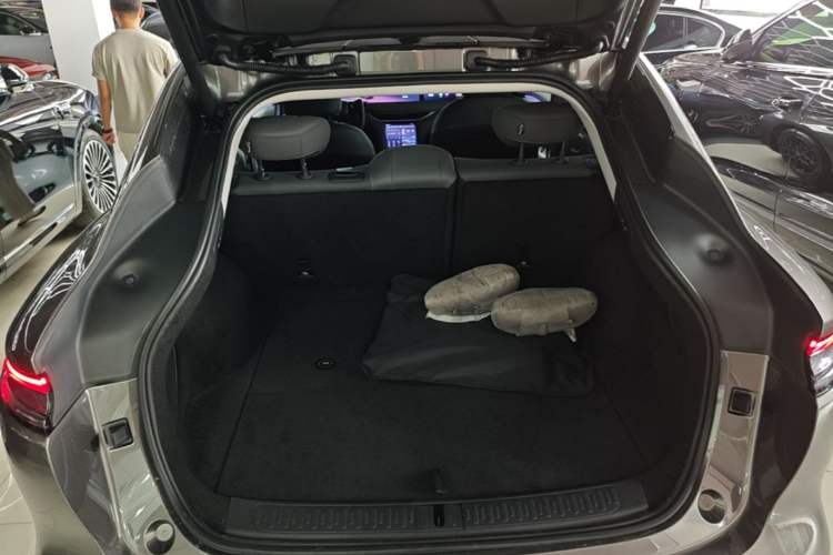 Used IM LS6 2025 Ultra-Powerful Lingxi Intelligent Enjoyment Edition Trunk