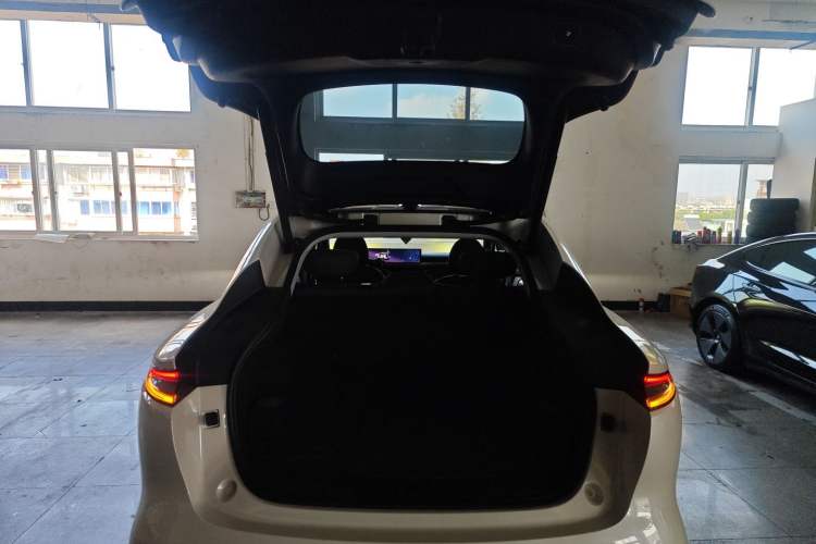 Used IM LS6 2025 Lingxi Intelligent Driving Edition Trunk