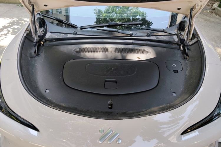 Used IM LS6 2025 Lingxi Intelligent Driving Edition Engine Bay
