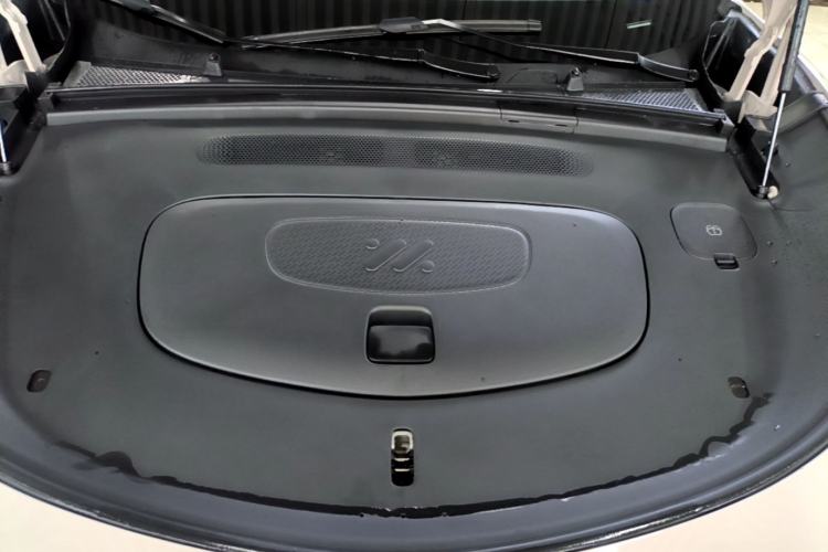 Used IM LS6 2025 Lingxi Intelligent Driving Edition Engine Bay
