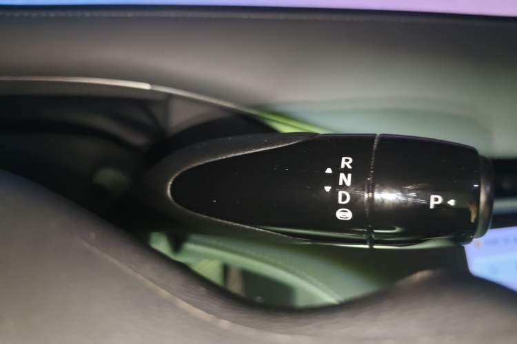 Used IM LS6 2025 Lingxi Intelligent Driving Edition Gear Lever