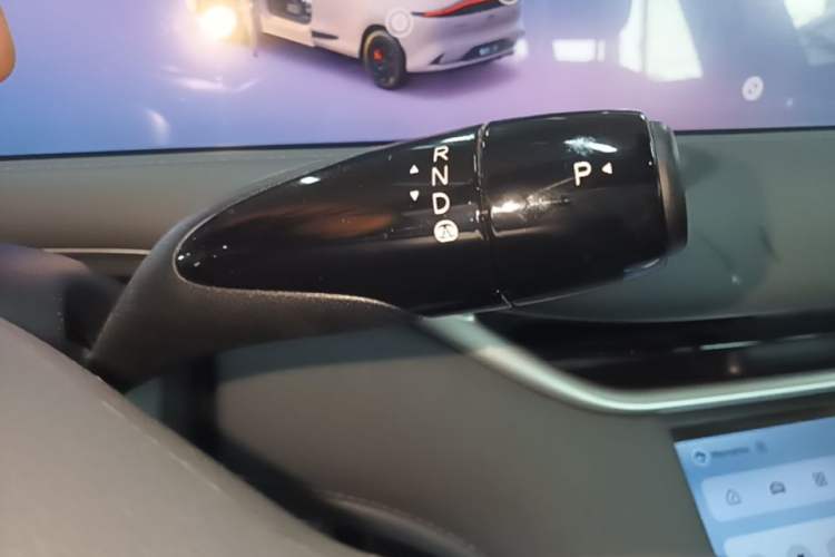 Used IM LS6 2025 Lingxi Intelligent Driving Edition Gear Lever