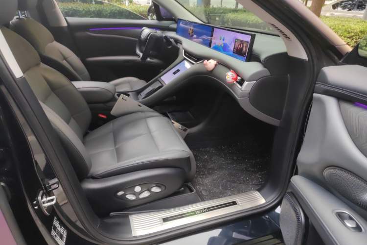 Used IM LS6 2025 Long-Range Lingxi Smart Enjoyment Edition Interior 5