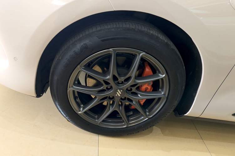 Used IM LS6 2025 Lingxi Intelligent Driving Edition Left Front Wheel Hub