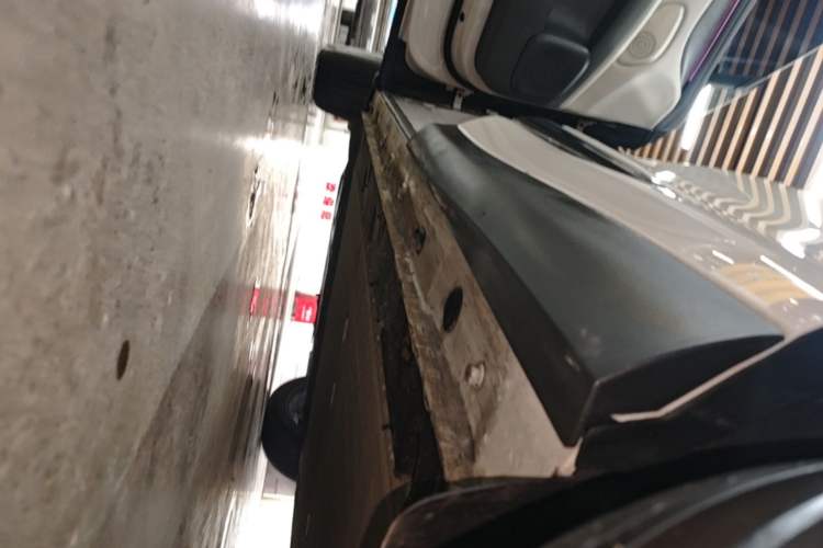 Used IM LS6 2025 Lingxi Intelligent Driving Edition Left Side Sill