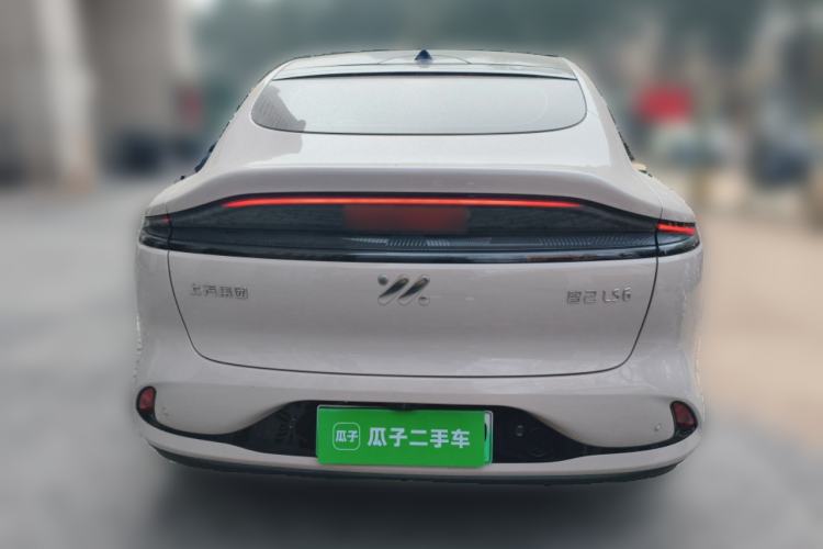 Used IM LS6 2025 Ultra-Powerful Lingxi Intelligent Enjoyment Edition Rear