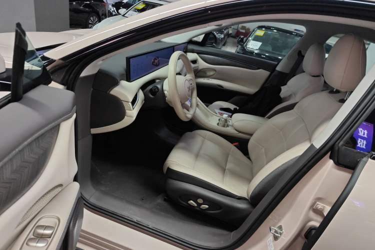 Used IM LS6 2025 Long-Range Lingxi Smart Enjoyment Edition Interior 3