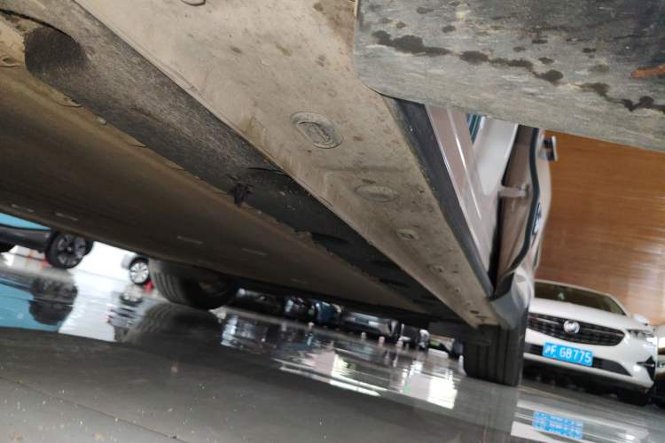 Used IM LS6 2025 Lingxi Intelligent Driving Edition Left Side Sill