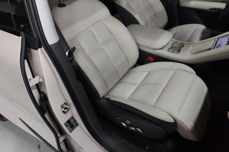 Used IM LS6 2025 Lingxi Intelligent Driving Edition Right Front Seat
