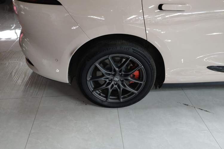 Used IM LS6 2025 Lingxi Intelligent Driving Edition Right Rear Wheel Hub