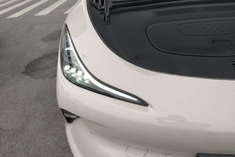 Used IM LS6 2025 Lingxi Intelligent Driving Edition Right Front Headlight