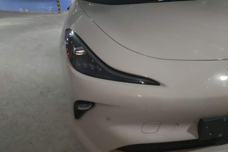 Used IM LS6 2025 Lingxi Intelligent Driving Edition Right Front Headlight