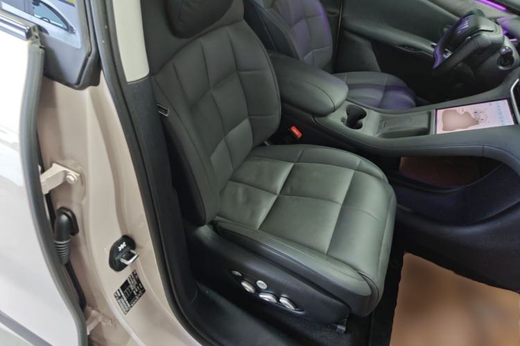 Used IM LS6 2025 Lingxi Intelligent Driving Edition Right Front Seat