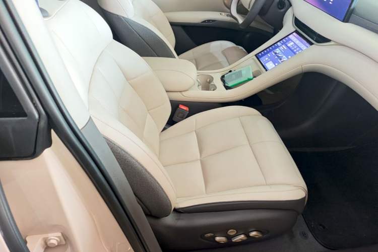Used IM LS6 2025 Lingxi Intelligent Driving Edition Right Front Seat
