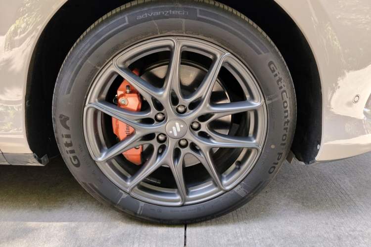 Used IM LS6 2025 Lingxi Intelligent Driving Edition Right Front Wheel Hub