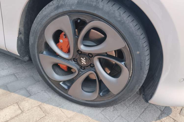 Used IM LS6 2025 Ultra-Powerful Lingxi Intelligent Enjoyment Edition Right Front Wheel Hub