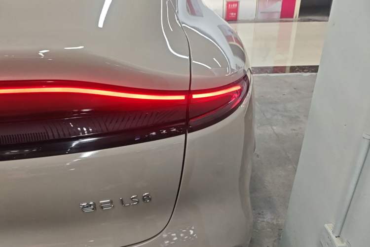 Used IM LS6 2025 Lingxi Intelligent Driving Edition Right Rear Taillight