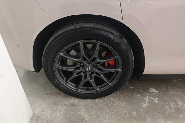 Used IM LS6 2025 Lingxi Intelligent Driving Edition Right Rear Wheel Hub
