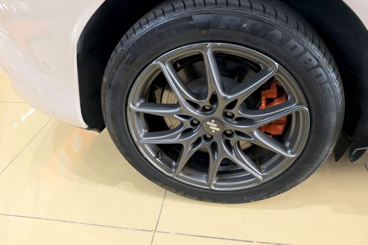 Used IM LS6 2025 Lingxi Intelligent Driving Edition Right Rear Wheel Hub