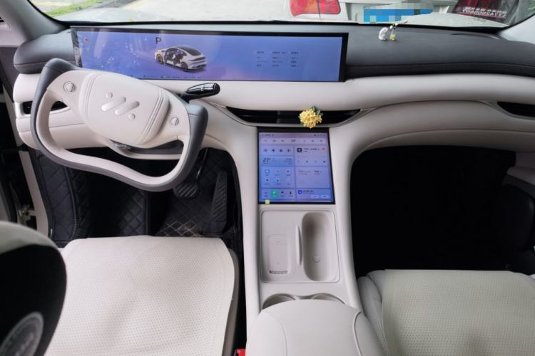 Used IM LS6 2025 Lingxi Intelligent Driving Edition Center Console