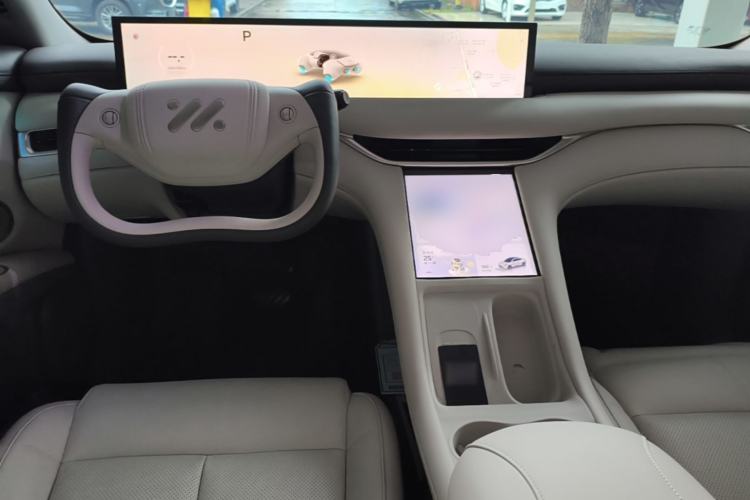 Used IM LS6 2025 Lingxi Intelligent Driving Edition Center Console