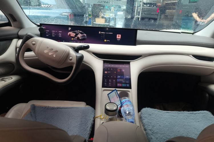 Used IM LS6 2025 Lingxi Intelligent Driving Edition Center Console