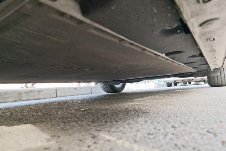 Used IM LS6 2025 Long-Range Lingxi Intelligent Driving Edition Chassis Front Left