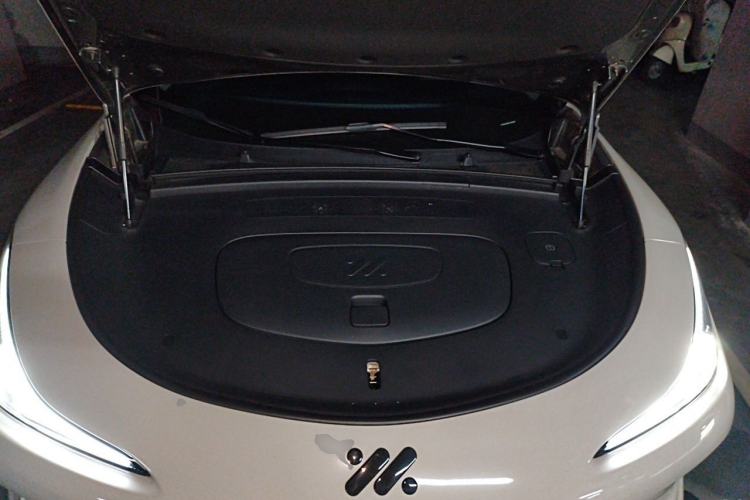 Used IM LS6 2025 Lingxi Intelligent Driving Edition Engine Bay