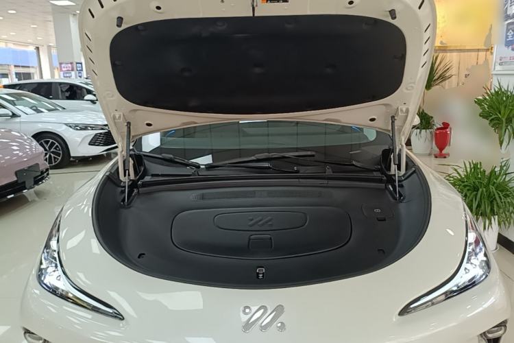 Used IM LS6 2025 Lingxi Intelligent Driving Edition Engine Bay