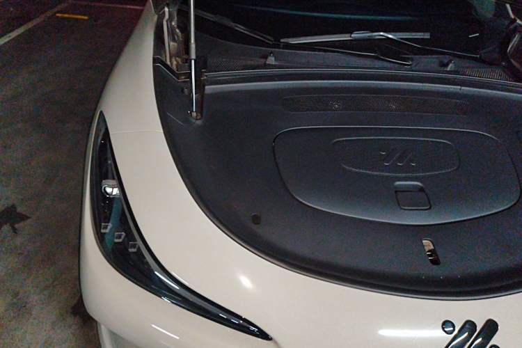 Used IM LS6 2025 Lingxi Intelligent Driving Edition Engine Bay Right