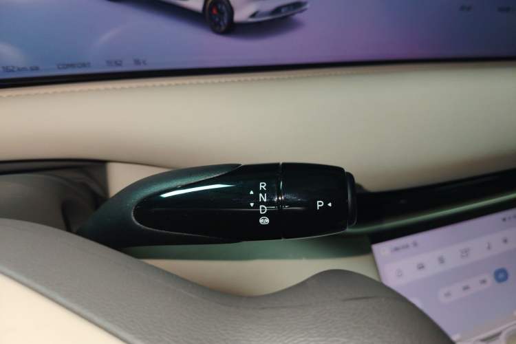Used IM LS6 2025 Long-Range Lingxi Smart Enjoyment Edition Gear Lever