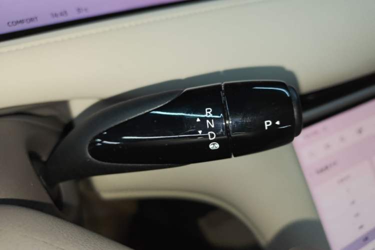 Used IM LS6 2025 Lingxi Intelligent Driving Edition Gear Lever