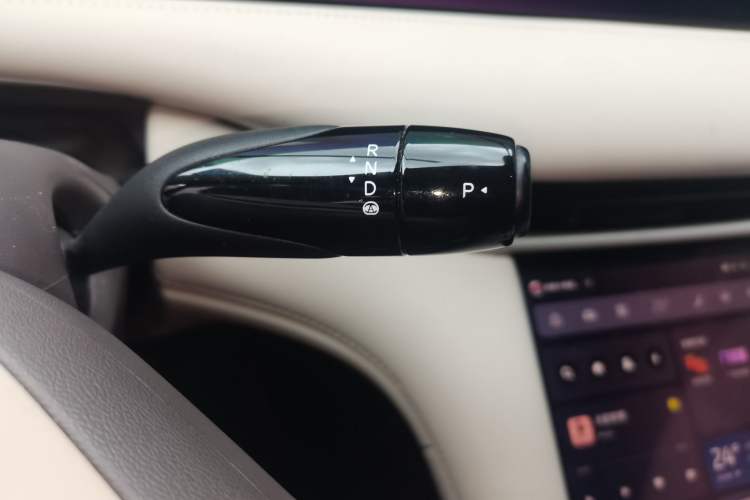 Used IM LS6 2025 Lingxi Intelligent Driving Edition Gear Lever