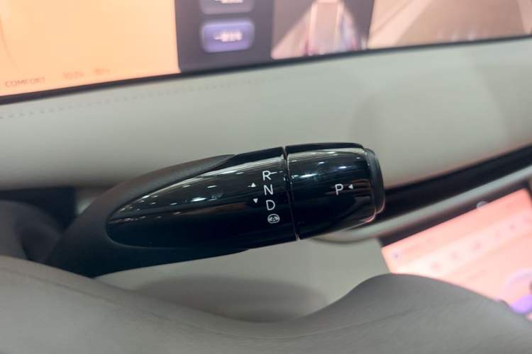 Used IM LS6 2025 Long-Range Lingxi Intelligent Driving Edition Gear Lever