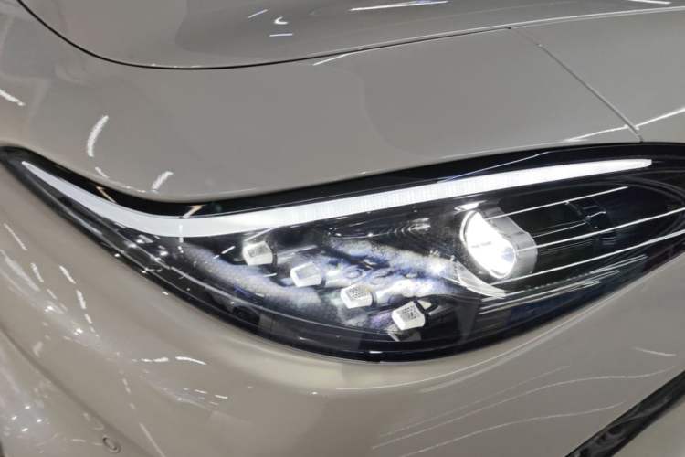 Used IM LS6 2025 Lingxi Intelligent Driving Edition Left Front Headlight